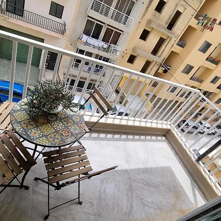 Cactus - New 3bd 2br Apartment