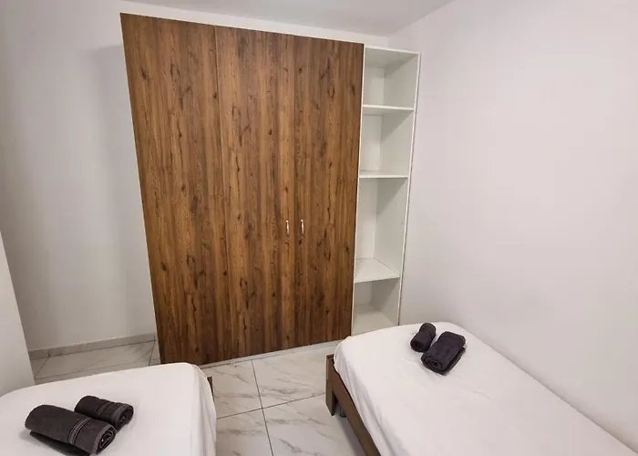 Cactus - New 3bd 2br